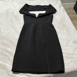 BCBG Maxazria Elegant Black Dress off shoulder Size 8